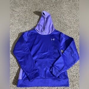 Women’s under Armour sweatshirt